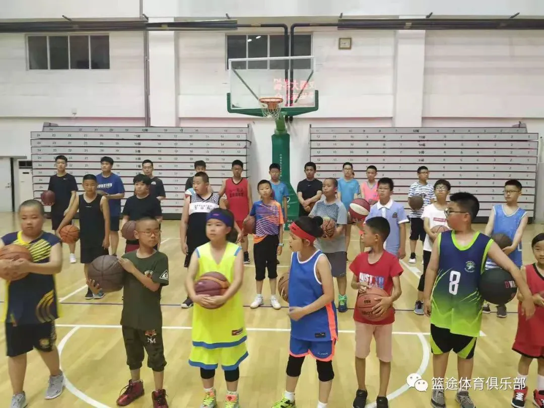 如何通过团队训练提升分卫配合能力_0